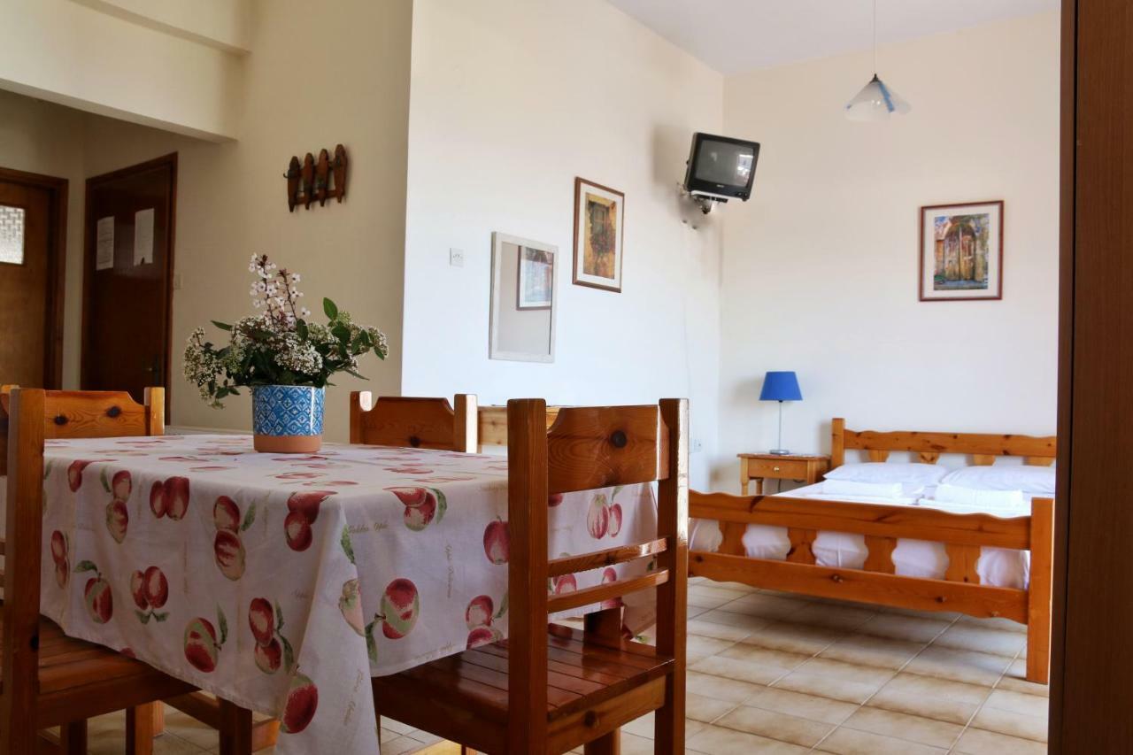 Seaview - Selfcatering Apartment - Helen No 2 シロピカド エクステリア 写真
